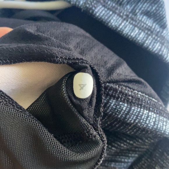 Lululemon sports bra - Picture 3 of 3